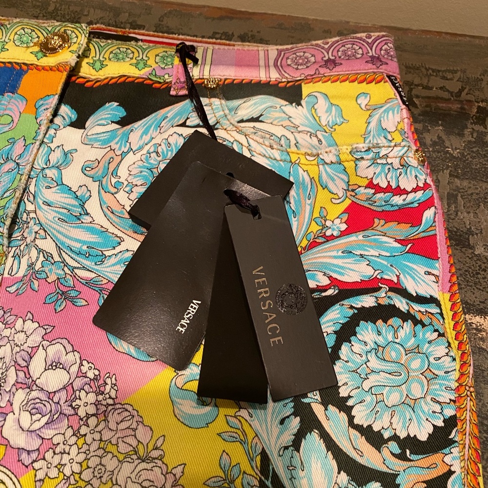 🦄🦄Authentic 2018 Collection Versace pants!!! - Picture 2 of 5